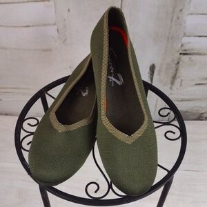 Seven7 Olive Green Flats Size 11